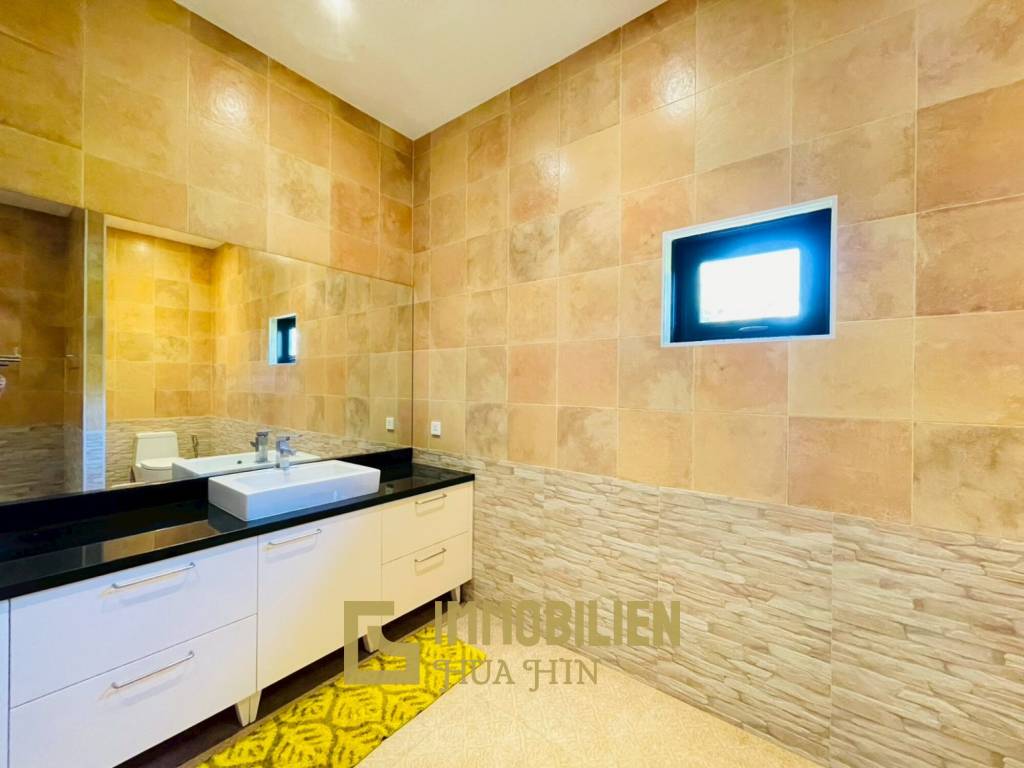 Terrain de 2200 m² / surface habitable de 450 m² / dans un complexe résidentiel exclusif