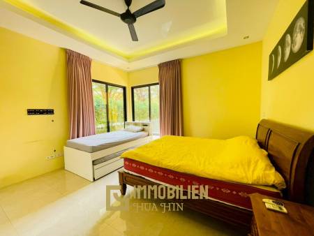 Terrain de 2200 m² / surface habitable de 450 m² / dans un complexe résidentiel exclusif