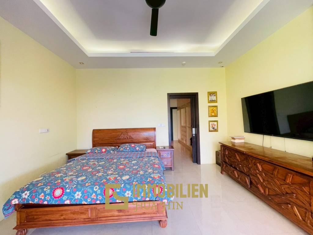 Terrain de 2200 m² / surface habitable de 450 m² / dans un complexe résidentiel exclusif