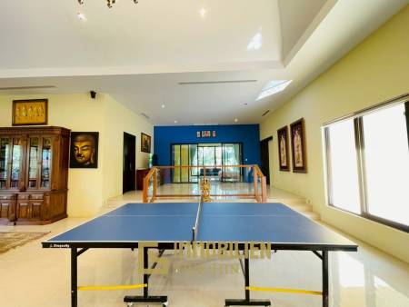 Terrain de 2200 m² / surface habitable de 450 m² / dans un complexe résidentiel exclusif