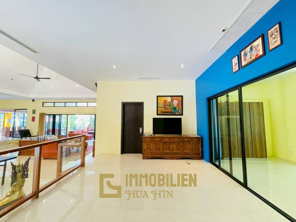 Terrain de 2200 m² / surface habitable de 450 m² / dans un complexe résidentiel exclusif