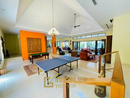 Terrain de 2200 m² / surface habitable de 450 m² / dans un complexe résidentiel exclusif