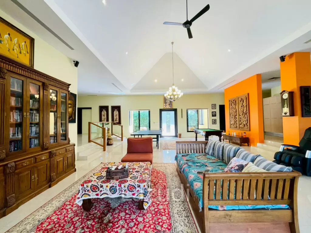 4 Bedroom Villa Large Pool on 2200 Sqm Plot in Baan Ing Phu Hua Hin