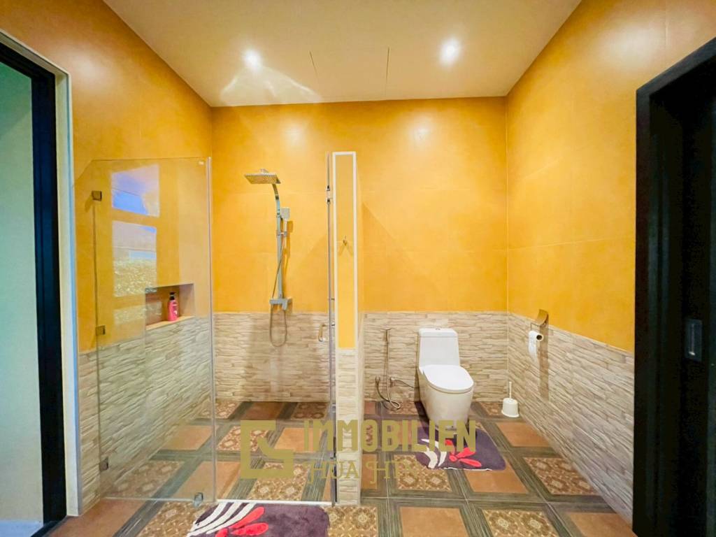 Terrain de 2200 m² / surface habitable de 450 m² / dans un complexe résidentiel exclusif