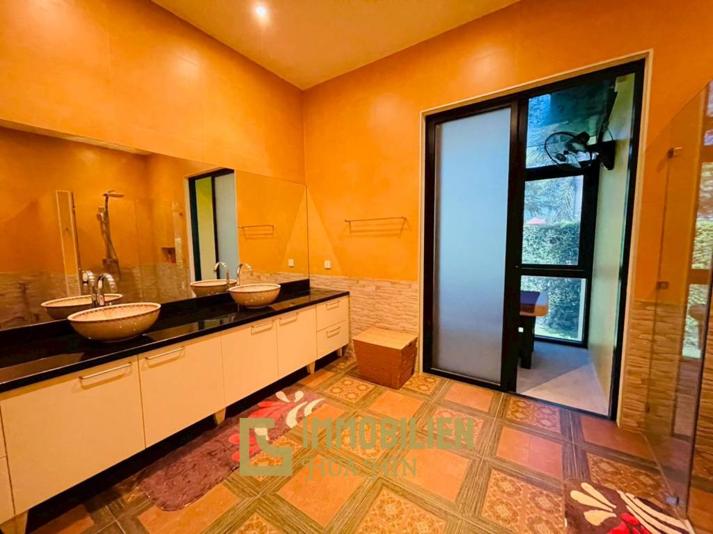 Terrain de 2200 m² / surface habitable de 450 m² / dans un complexe résidentiel exclusif