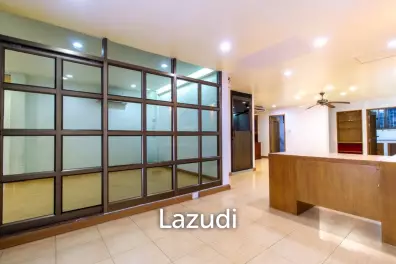 4 bed 3 bath townhouse 250 Sqm. in Sathorn for sale
