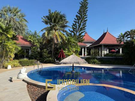 4000 qm Grundstücksfläche / 4 Wohngebäude / Exklusive Anlage