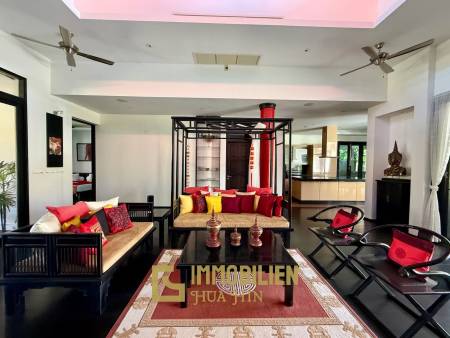 4000 qm Grundstücksfläche / 4 Wohngebäude / Exklusive Anlage