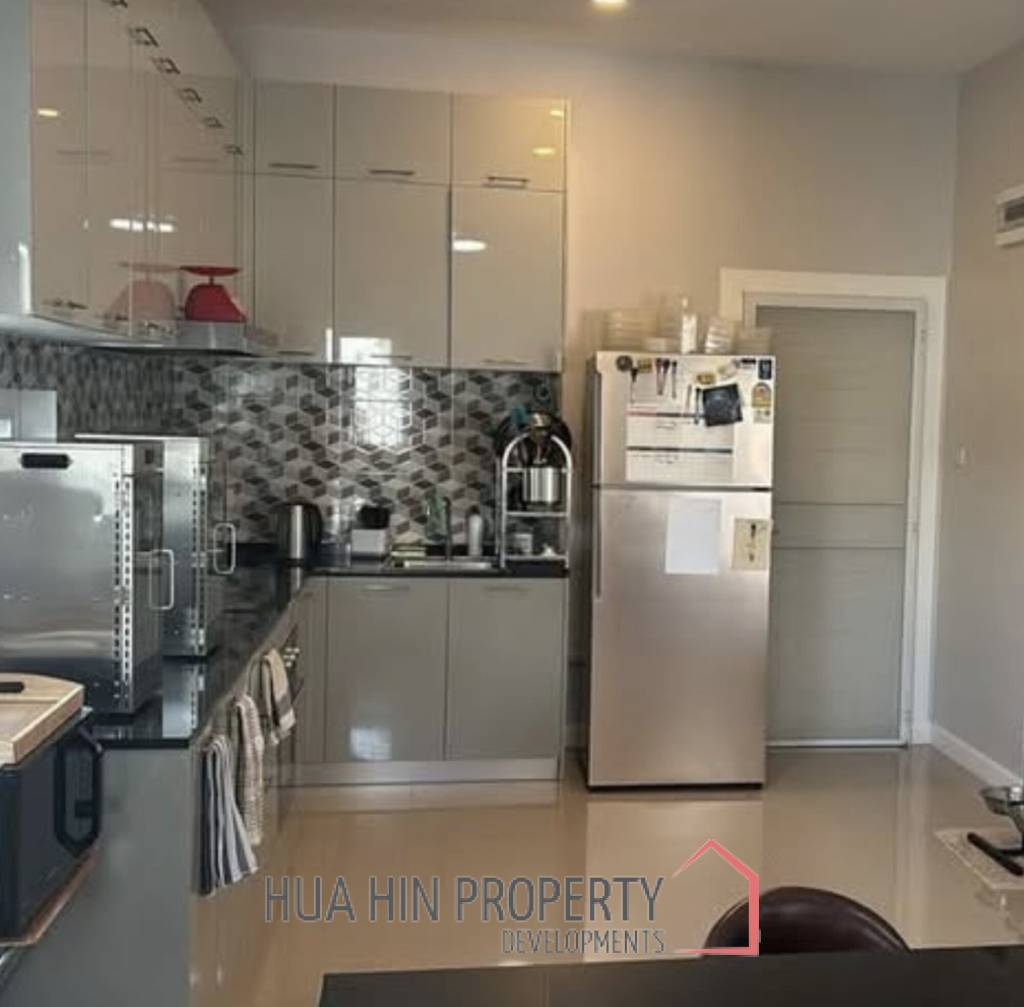 EMERALD VALLEY HUA HIN : 3 bed pool villa