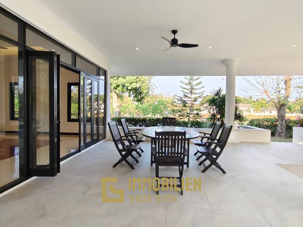 Golfplatzlage / 450 qm Wohnfläche / 2076 qm Grundstück