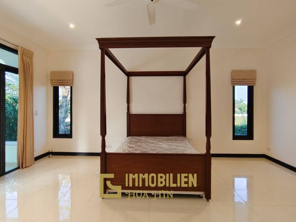 Golfplatzlage / 450 qm Wohnfläche / 2076 qm Grundstück