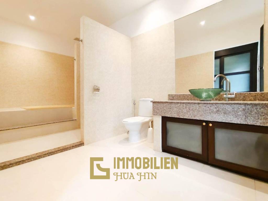 Golfplatzlage / 450 qm Wohnfläche / 2076 qm Grundstück