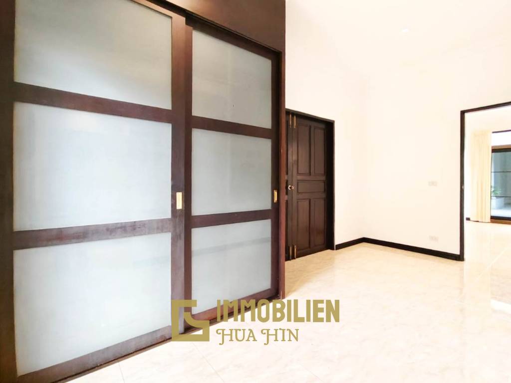 Golfplatzlage / 450 qm Wohnfläche / 2076 qm Grundstück