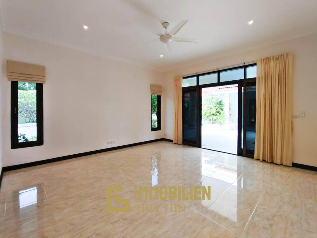 Golfplatzlage / 450 qm Wohnfläche / 2076 qm Grundstück