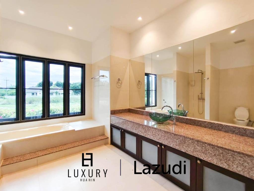 450 sqm Golf Course Villa with Pool in Palm Hills Cha-Am