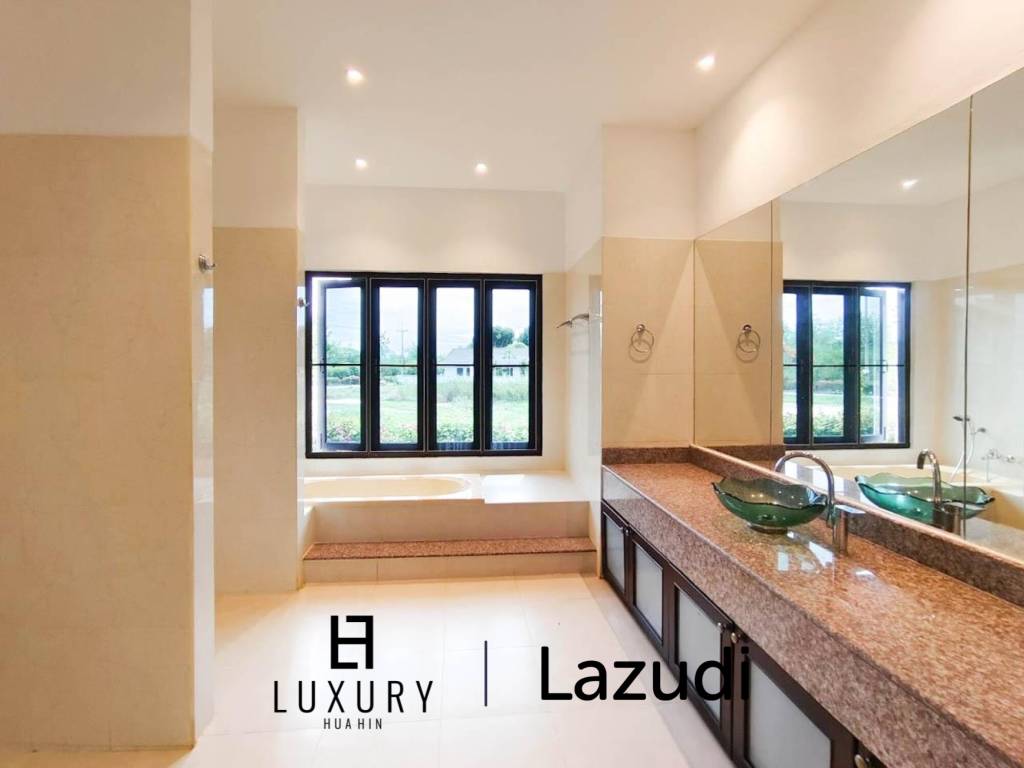 450 sqm Golf Course Villa with Pool in Palm Hills Cha-Am