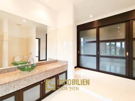 Golfplatzlage / 450 qm Wohnfläche / 2076 qm Grundstück