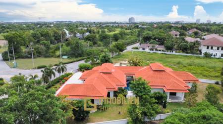 Golfplatzlage / 450 qm Wohnfläche / 2076 qm Grundstück