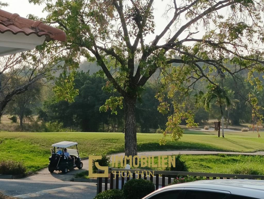 Golfplatzlage / 450 qm Wohnfläche / 2076 qm Grundstück