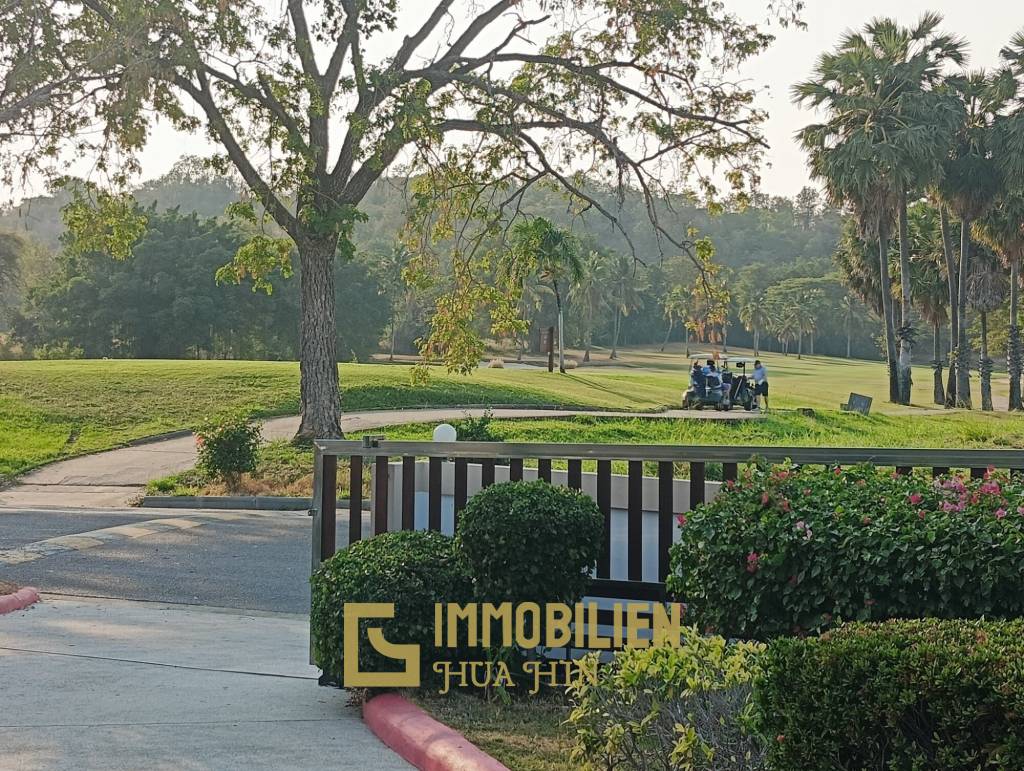 Golfplatzlage / 450 qm Wohnfläche / 2076 qm Grundstück