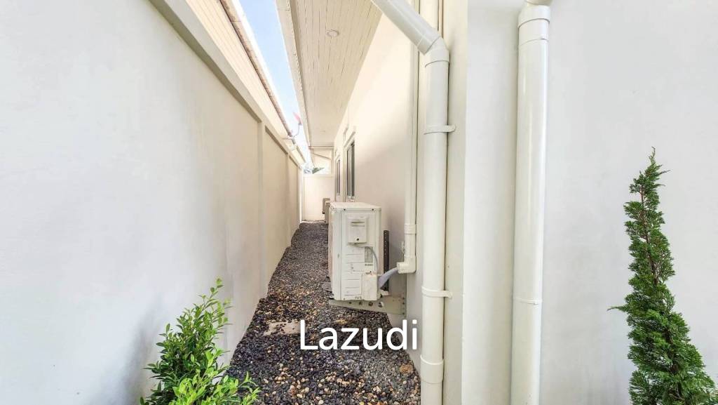 AVENUE 88  GOLD : Renovated 3 Bed Pool Villa