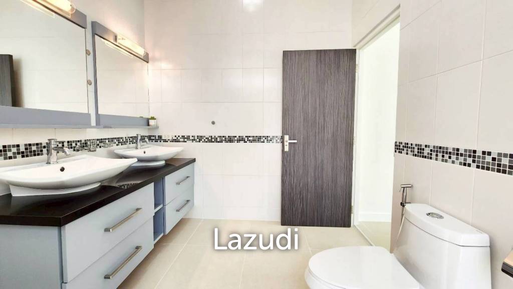 AVENUE 88  GOLD : Renovated 3 Bed Pool Villa