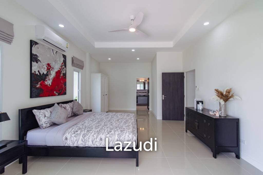 AVENUE 88  GOLD : Renovated 3 Bed Pool Villa