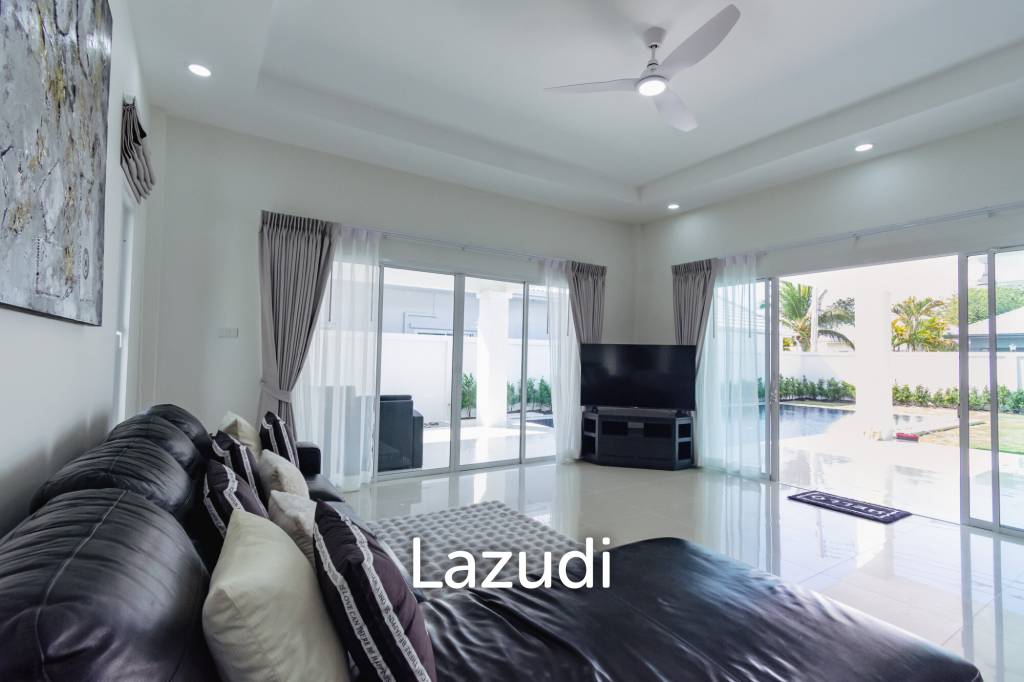 AVENUE 88  GOLD : Renovated 3 Bed Pool Villa