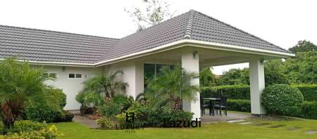 235 Sqm 3-Bed Modern Pool Villa in Baan Phu Thara Phase 1