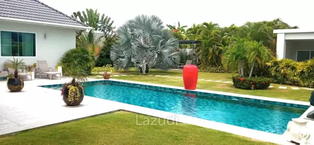 235 Sqm 3-Bed Modern Pool Villa in Baan Phu Thara Phase 1