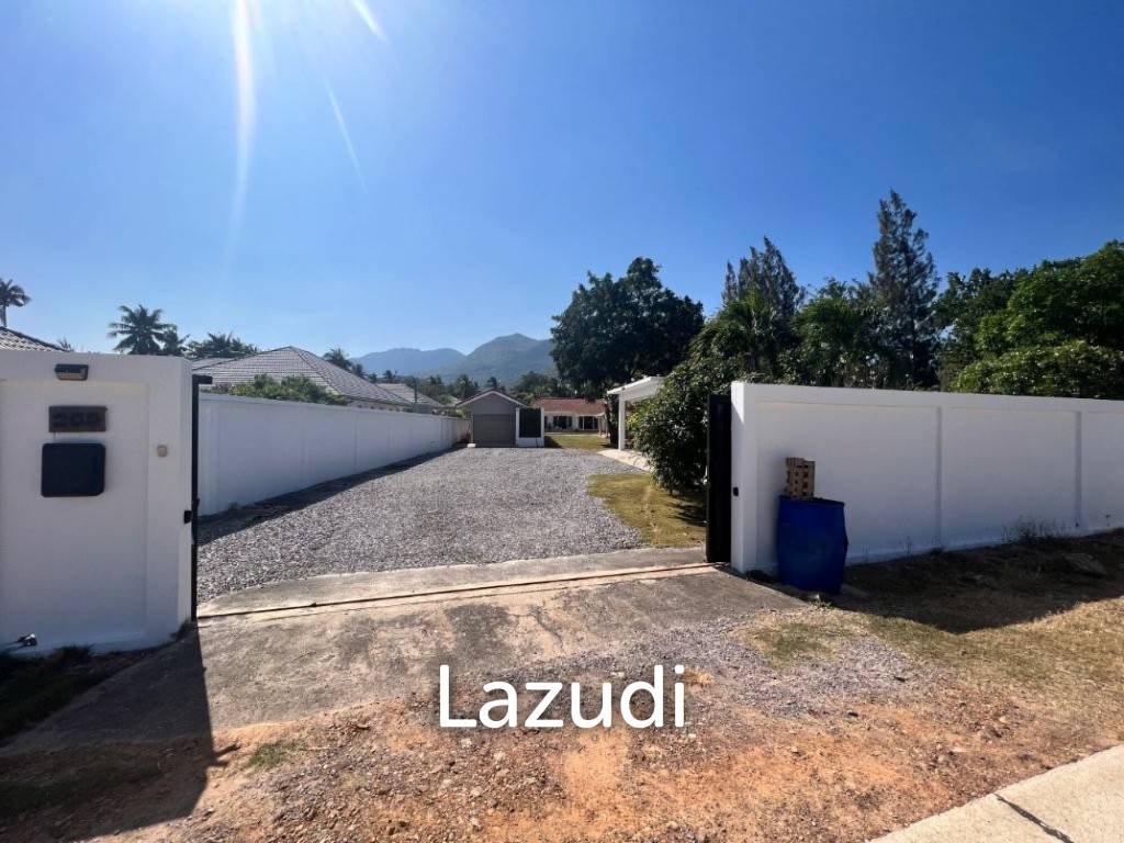 Pool Villa in Dolphin Bay : Large 3 bed pool villa on large land plot of 1.5 Rai