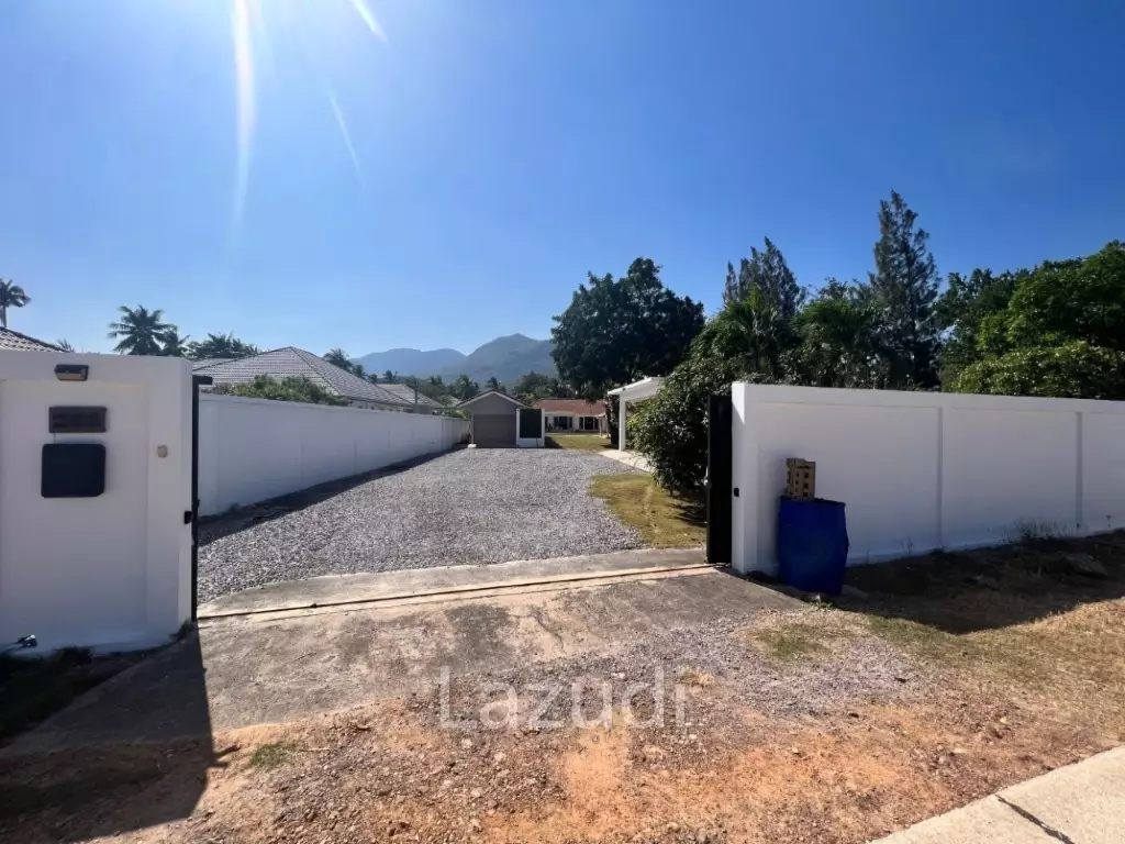 Pool Villa in Dolphin Bay : Large 3 bed pool villa on large land plot of 1.5 Rai