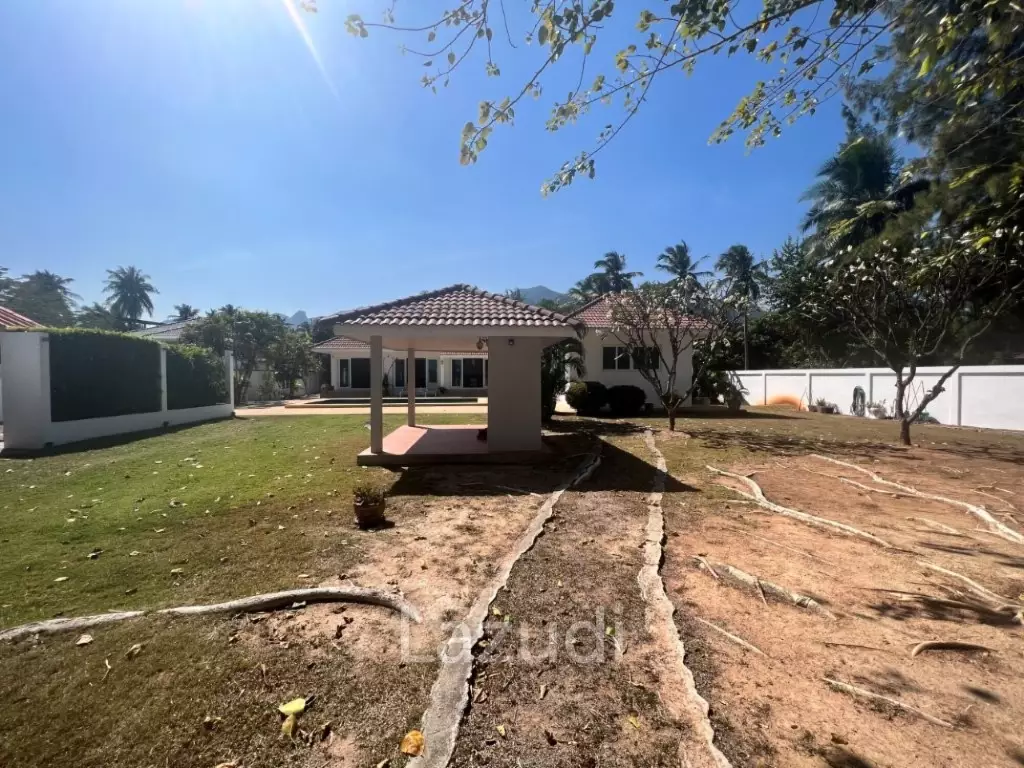 Pool Villa in Dolphin Bay : Large 3 bed pool villa on large land plot of 1.5 Rai