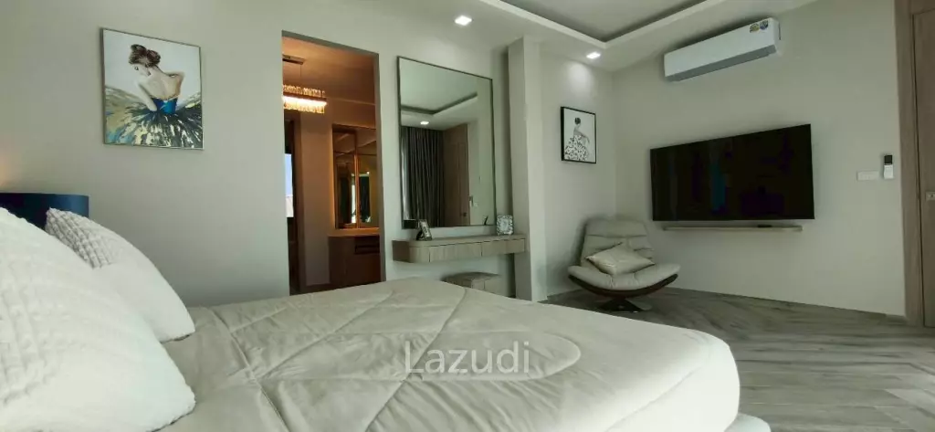 Modern Luxury Living Spacious Pool Villa at Impress House