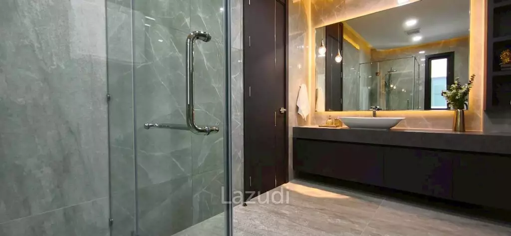 Modern Luxury Living Spacious Pool Villa at Impress House
