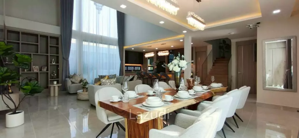 Modern Luxury Living Spacious Pool Villa at Impress House