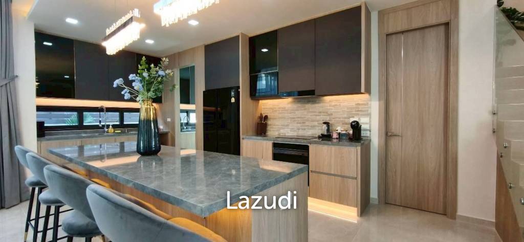 Modern Luxury Living Spacious Pool Villa at Impress House