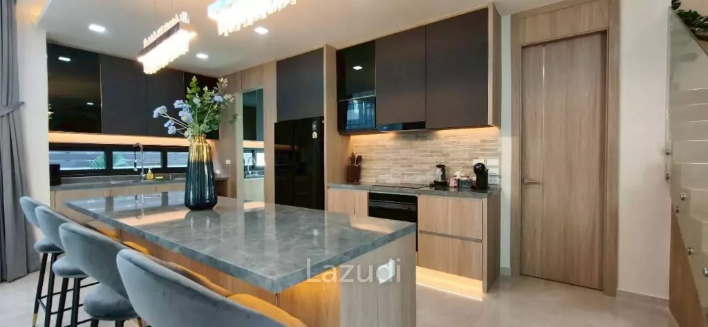 Modern Luxury Living Spacious Pool Villa at Impress House