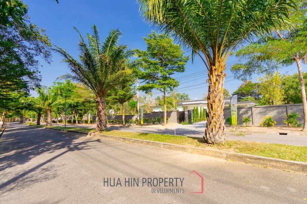 828 sqm modern pool villa on 3200 sqm in Springfield Estate Hua Hin, Cha-Am