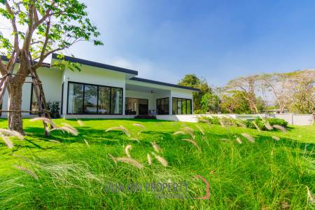 828 sqm modern pool villa on 3200 sqm in Springfield Estate Hua Hin, Cha-Am