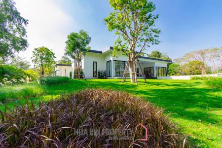 828 sqm modern pool villa on 3200 sqm in Springfield Estate Hua Hin, Cha-Am