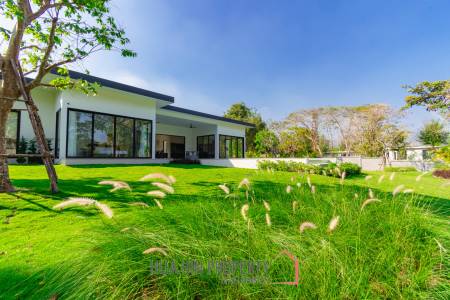 828 sqm modern pool villa on 3200 sqm in Springfield Estate Hua Hin, Cha-Am