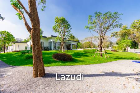 828 sqm modern pool villa on 3200 sqm in Springfield Estate Hua Hin, Cha-Am