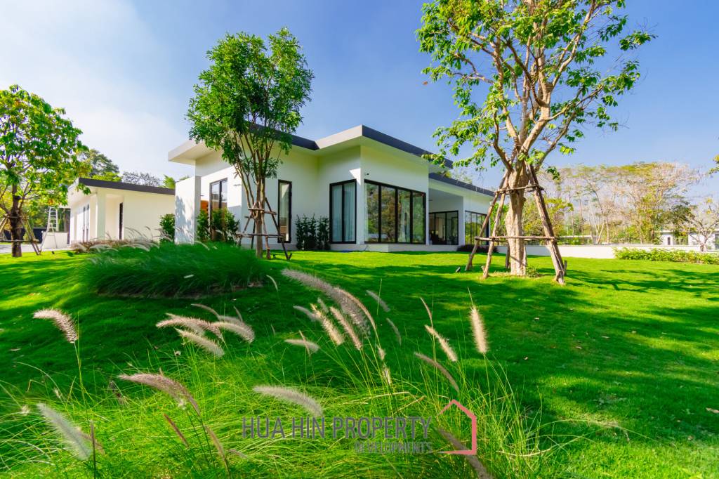 828 sqm modern pool villa on 3200 sqm in Springfield Estate Hua Hin, Cha-Am