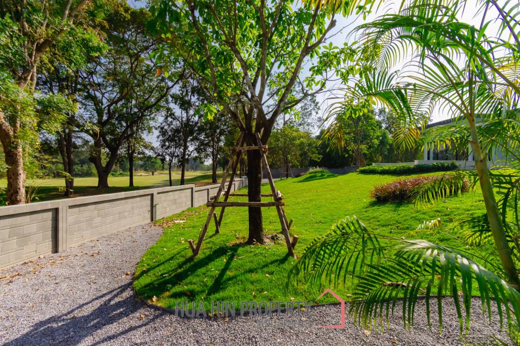 828 sqm modern pool villa on 3200 sqm in Springfield Estate Hua Hin, Cha-Am