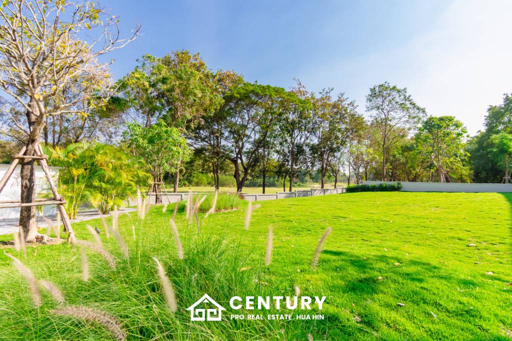 828 sqm modern pool villa on 3200 sqm in Springfield Estate Hua Hin, Cha-Am