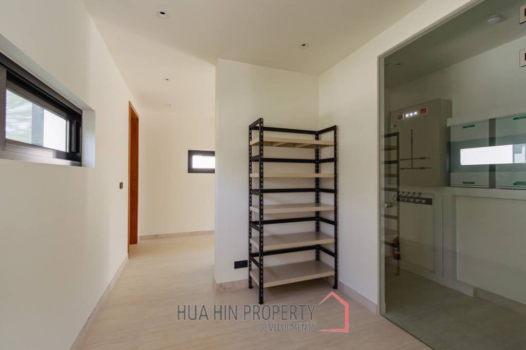 828 sqm modern pool villa on 3200 sqm in Springfield Estate Hua Hin, Cha-Am