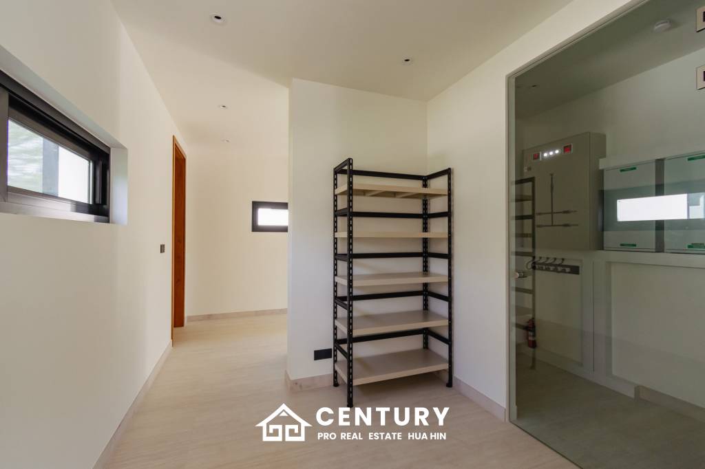 828 sqm modern pool villa on 3200 sqm in Springfield Estate Hua Hin, Cha-Am