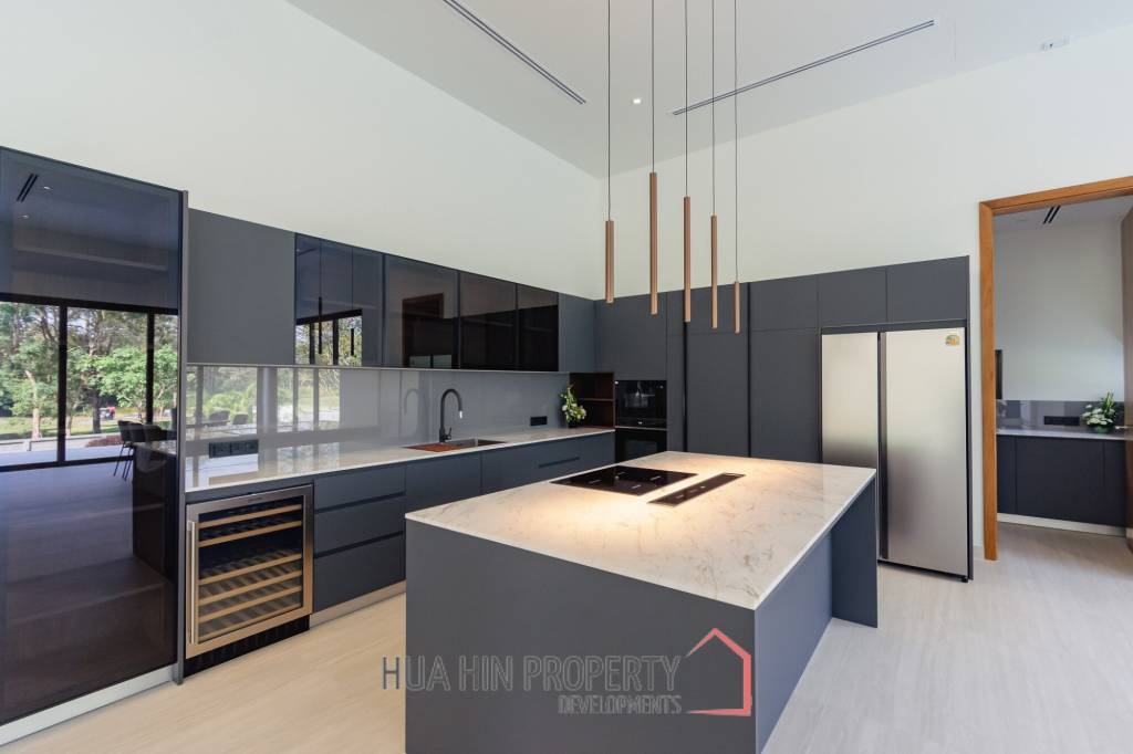 828 sqm modern pool villa on 3200 sqm in Springfield Estate Hua Hin, Cha-Am