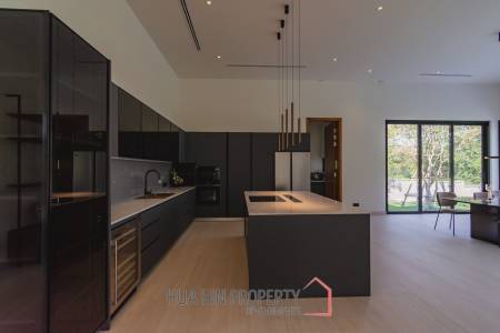 828 sqm modern pool villa on 3200 sqm in Springfield Estate Hua Hin, Cha-Am